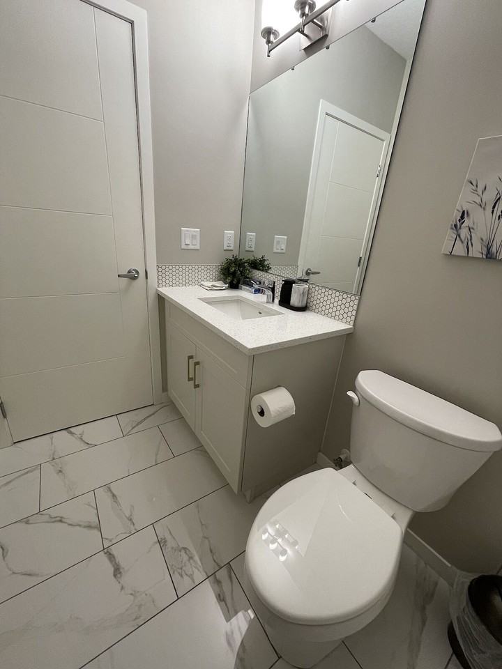 261 Masters Ave Se - Photo 7 of 32