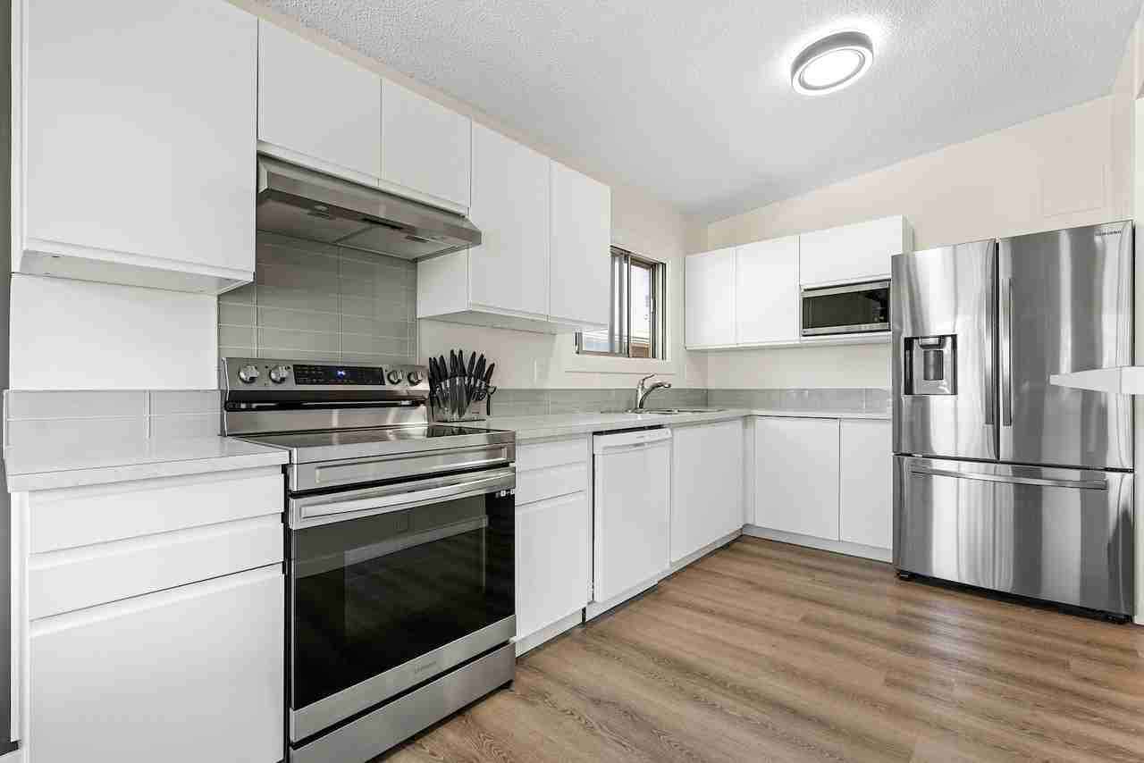 2224 34 St Sw - Photo 3 of 24