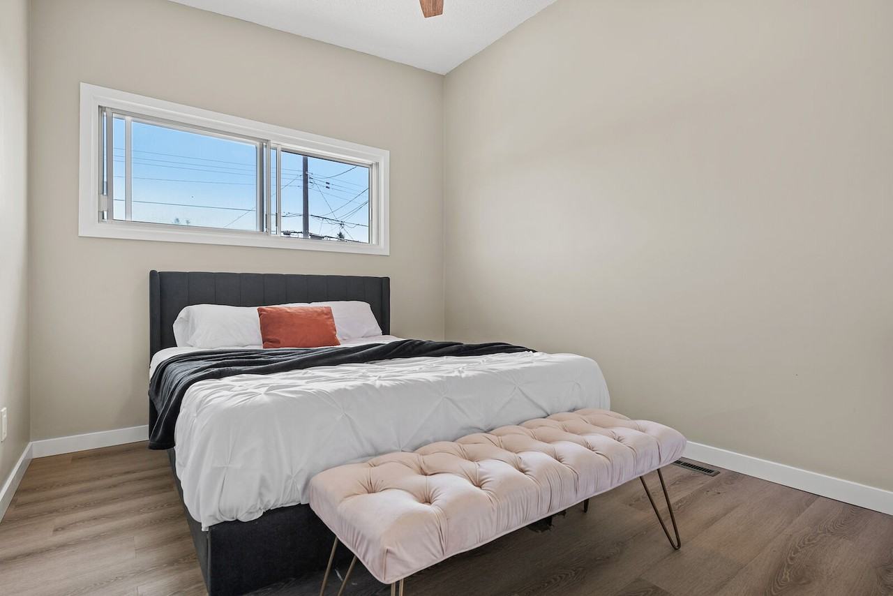 2224 34 St Sw - Photo 7 of 24