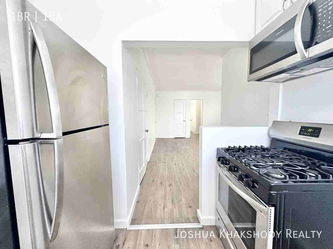 5946 Melrose Ave #3 - Photo 5 of 10