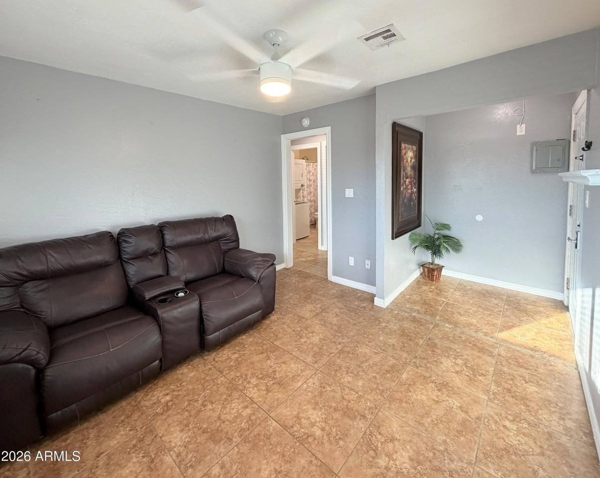 3720 W Mauna Loa Ln - Photo 4 of 16