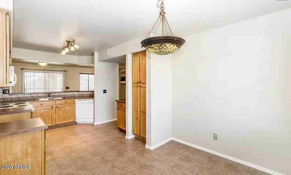 1449 E 11th St - Photo 7 of 26