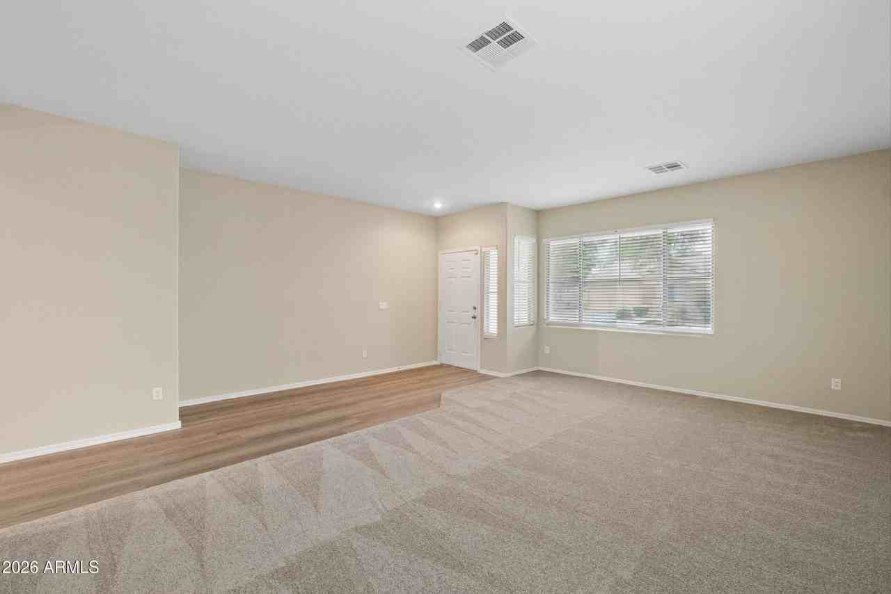 9806 W Horse Thief Pass - Photo 3 of 26