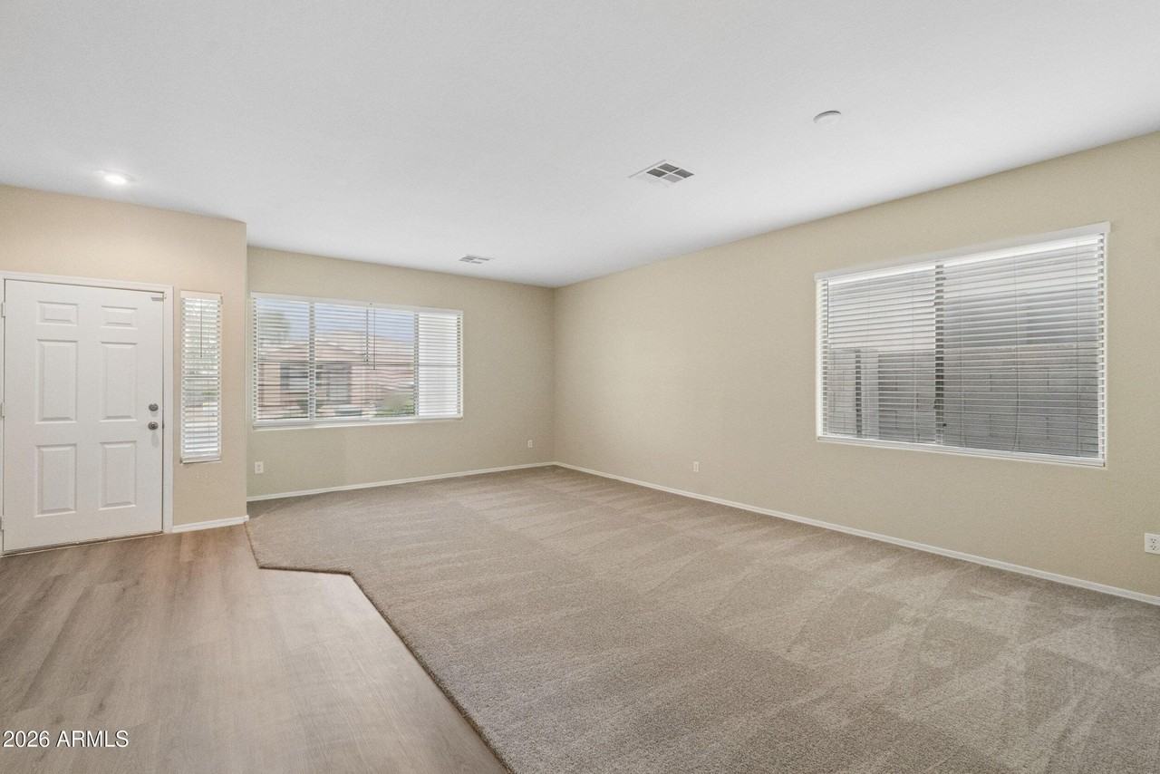 9806 W Horse Thief Pass - Photo 4 of 26