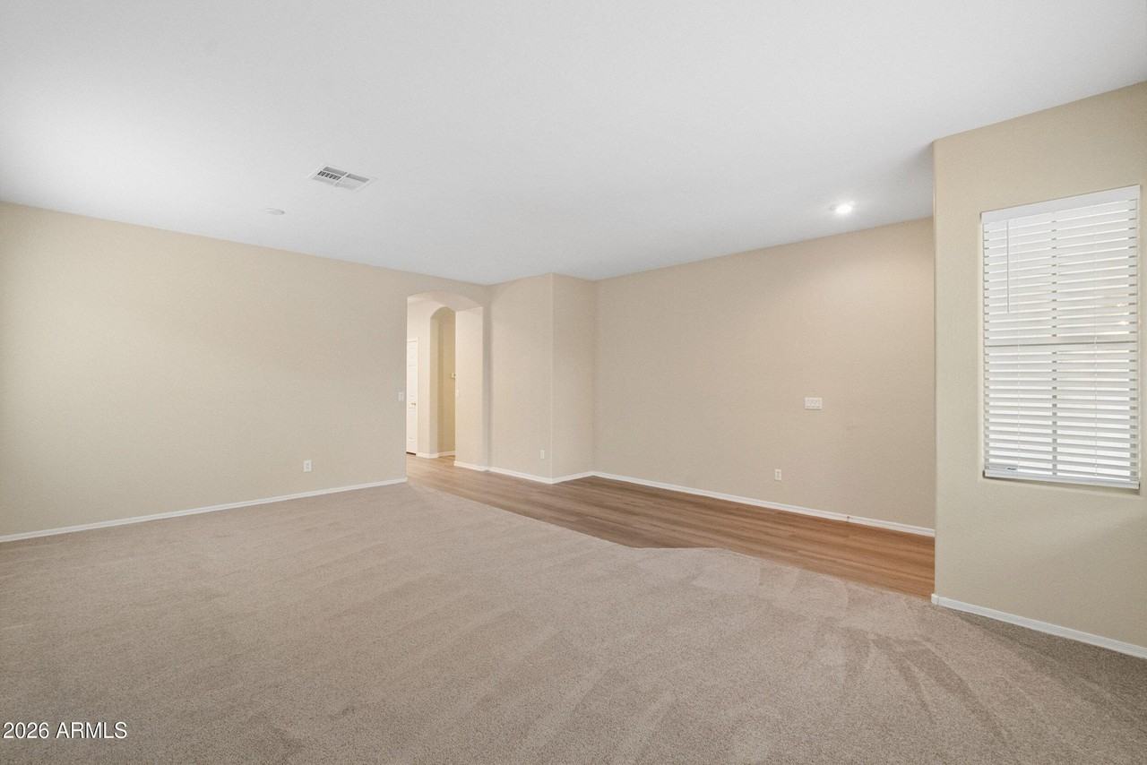 9806 W Horse Thief Pass - Photo 5 of 26