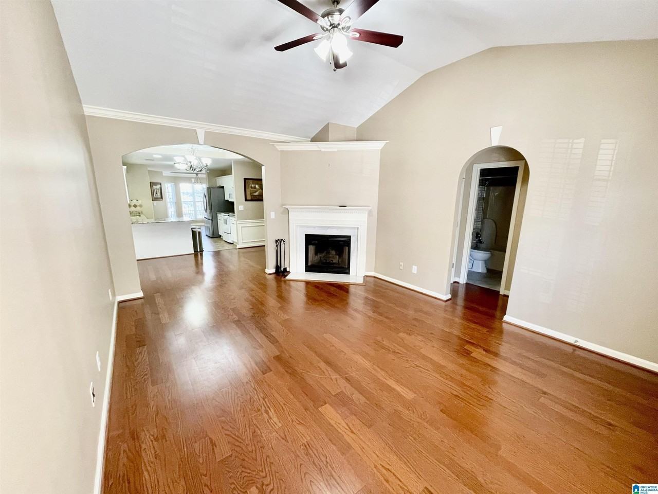 183 Hayesbury Ct - Photo 3 of 17