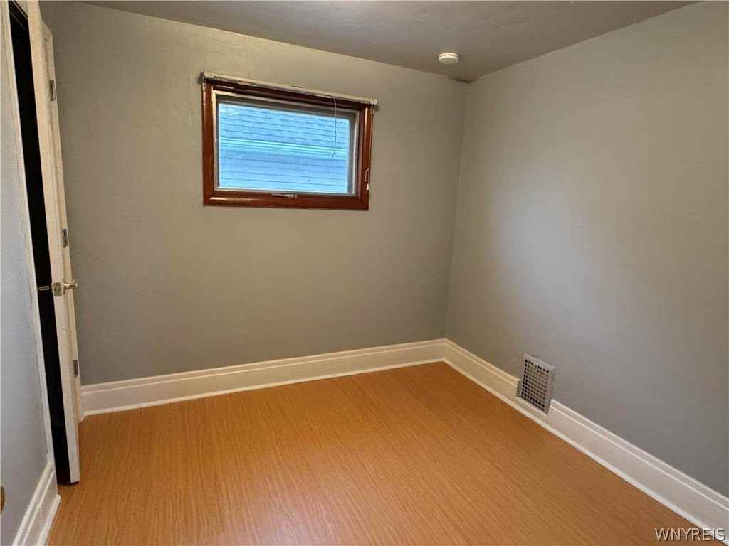524 University Ave - Photo 7 of 14