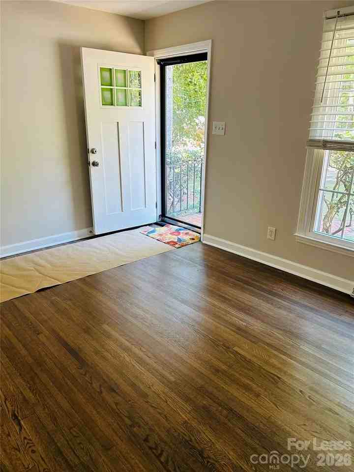 5344 Coburg Ave - Photo 2 of 10