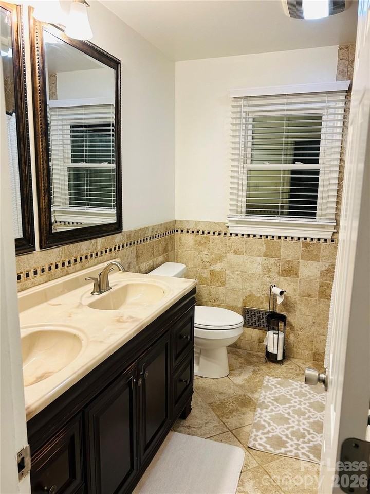 5344 Coburg Ave - Photo 6 of 10