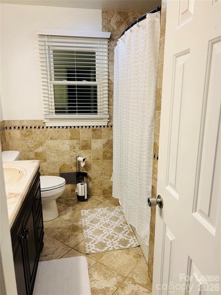 5344 Coburg Ave - Photo 7 of 10