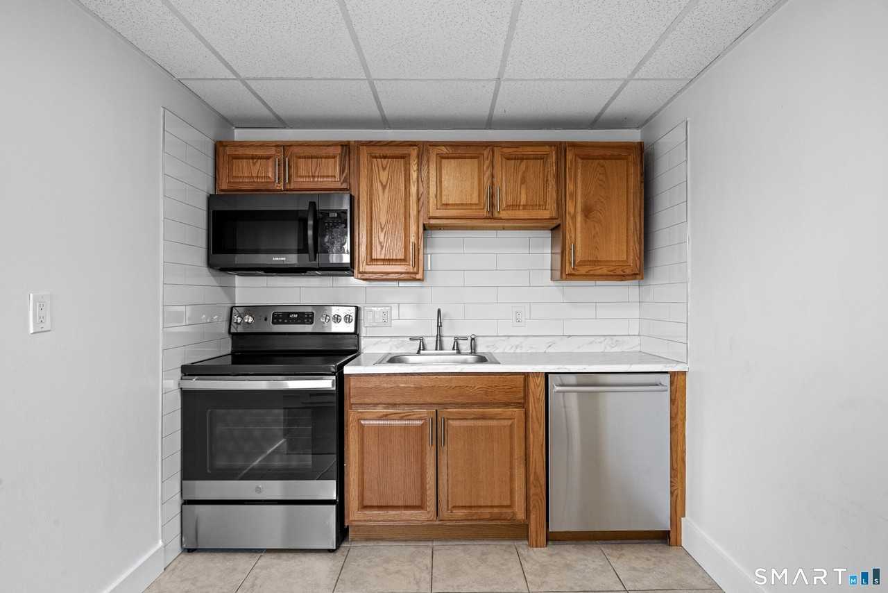 156 Garfield Ave - Photo 3 of 9