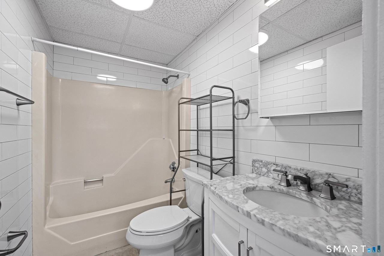 156 Garfield Ave - Photo 6 of 9