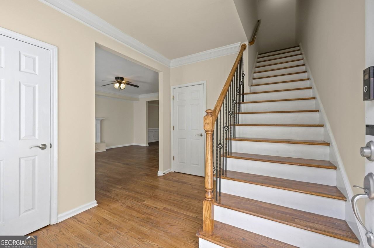 8949 Carroll Manor Dr - Photo 2 of 31