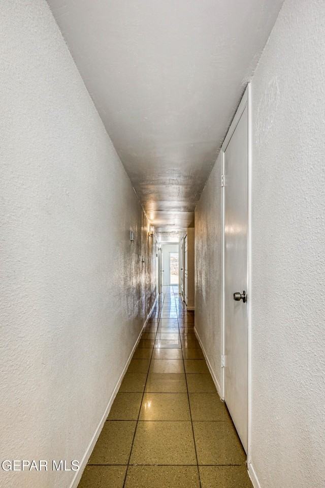 3008 Barkarian Pl - Photo 4 of 15