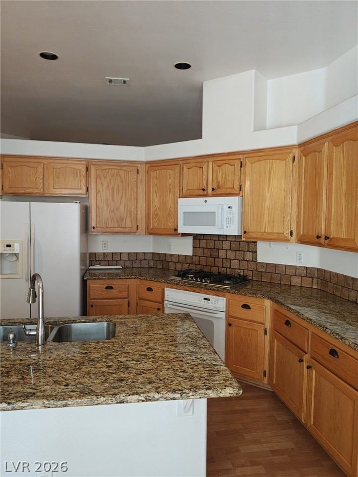 915 Dover Glen Dr #0 - Photo 5 of 28