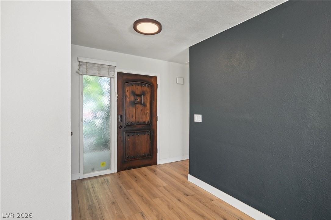 4162 Ridgewood Ave - Photo 5 of 36