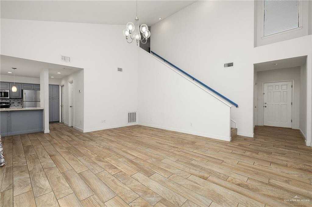 113 W Tearose Ave - Photo 2 of 22