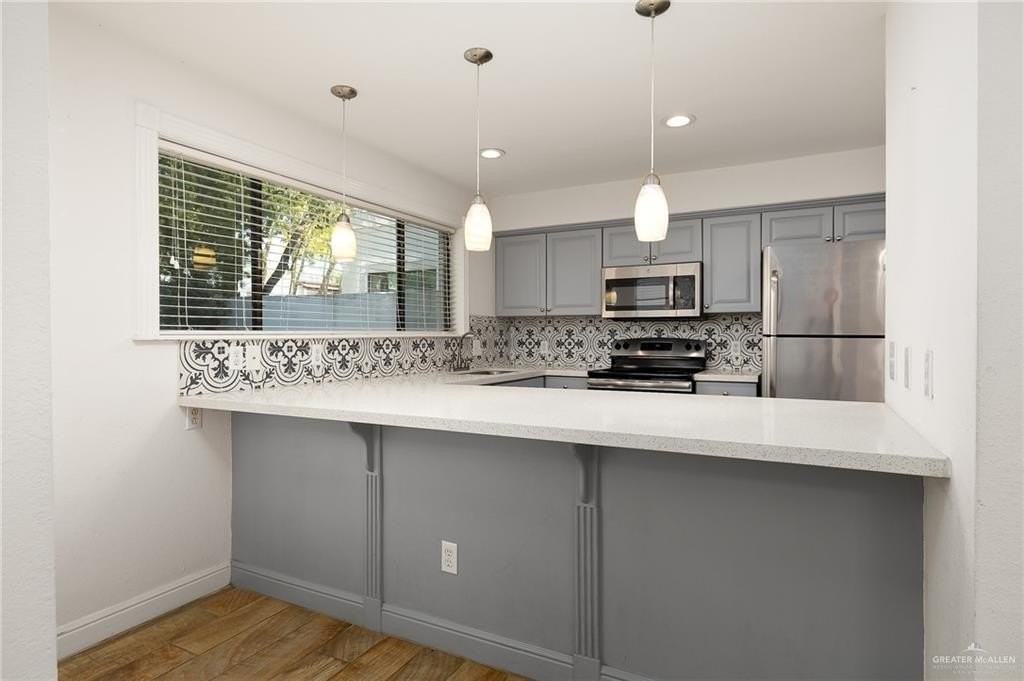 113 W Tearose Ave - Photo 5 of 22
