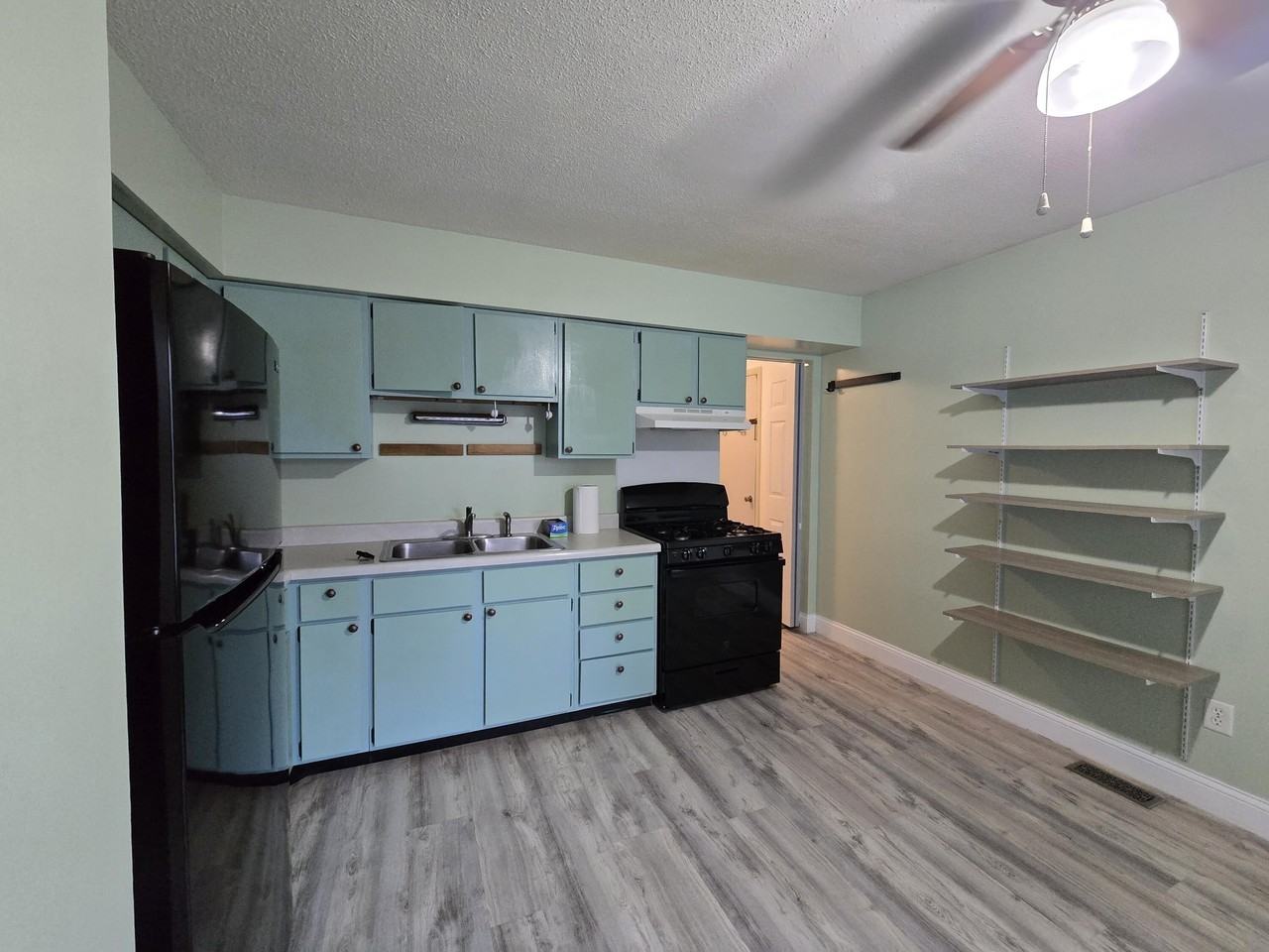 1125 170th St - Photo 6 of 21