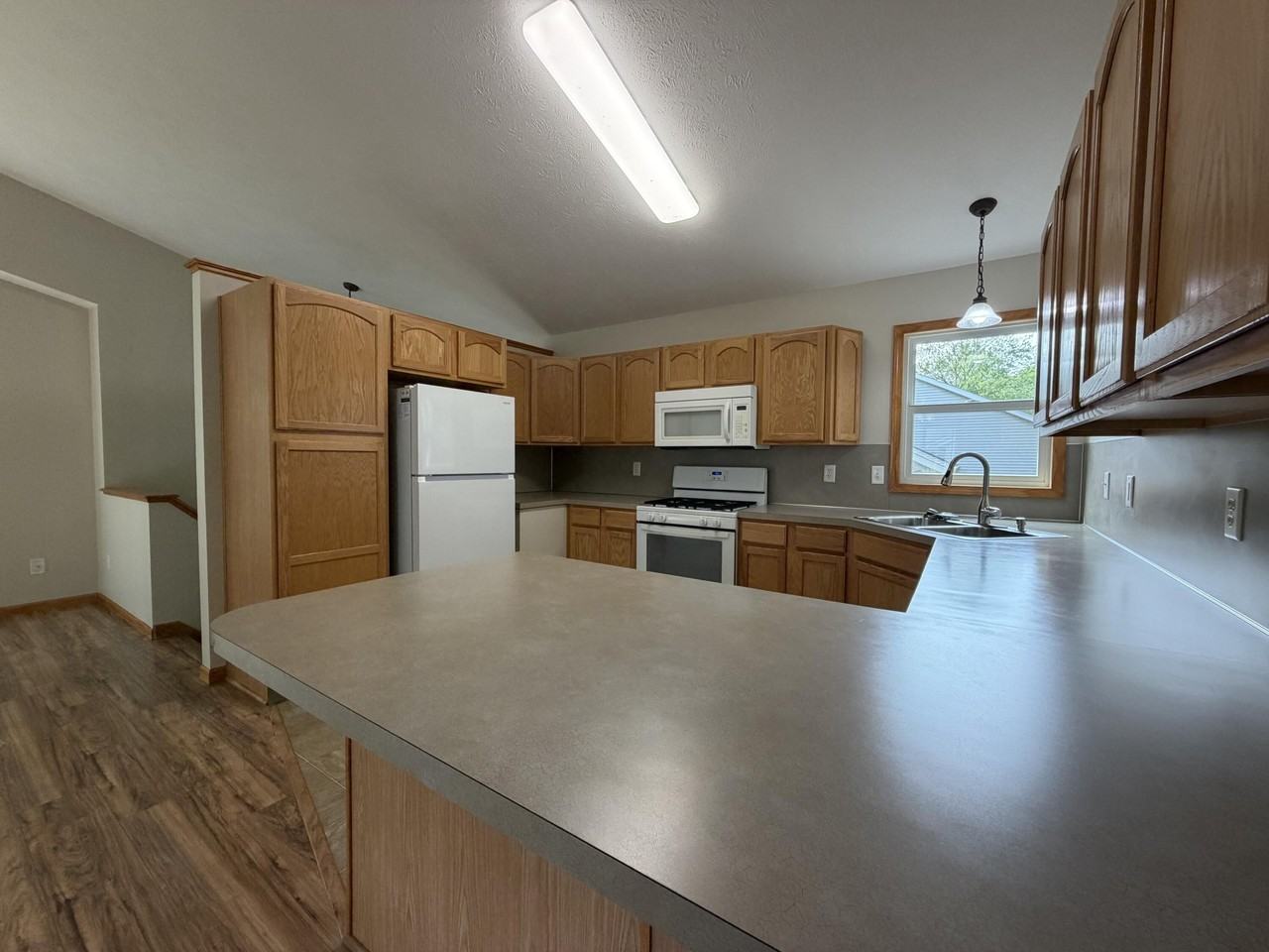 122 Summit Dr - Photo 5 of 20