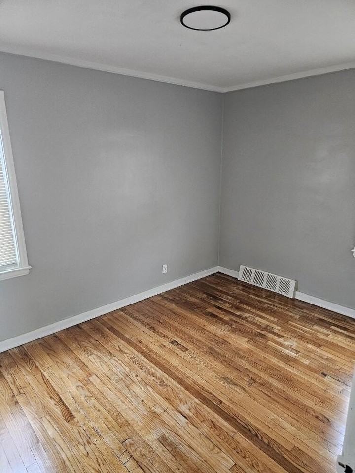 18573 Mccormick St - Photo 7 of 13