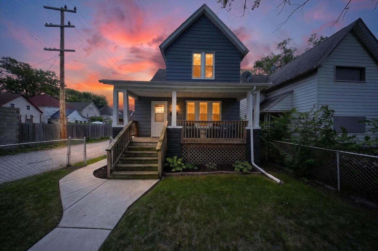 5827 Baker St - Photo 2 of 50