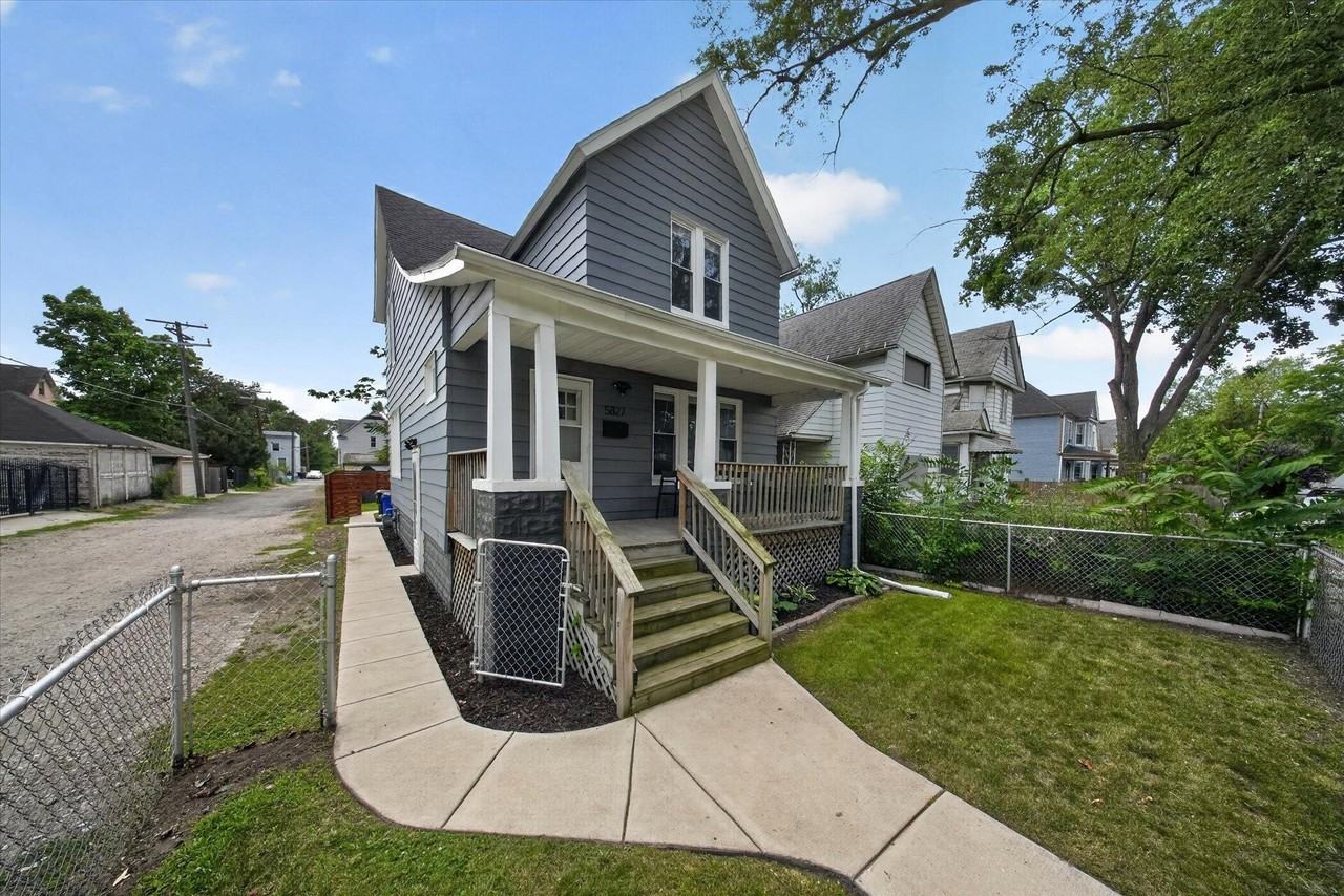 5827 Baker St - Photo 3 of 50