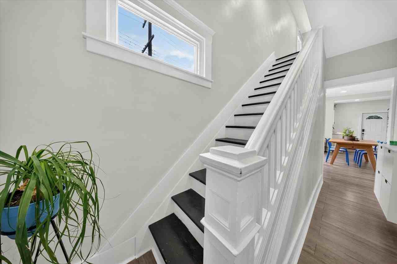 5827 Baker St - Photo 7 of 50
