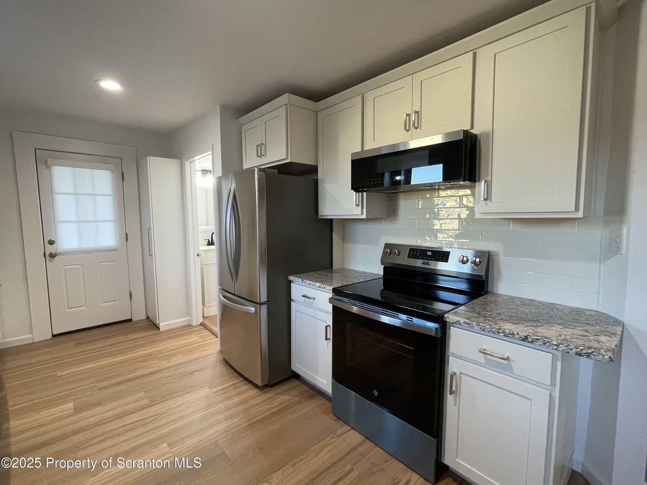 1064 Lincoln St #A - Photo 2 of 11