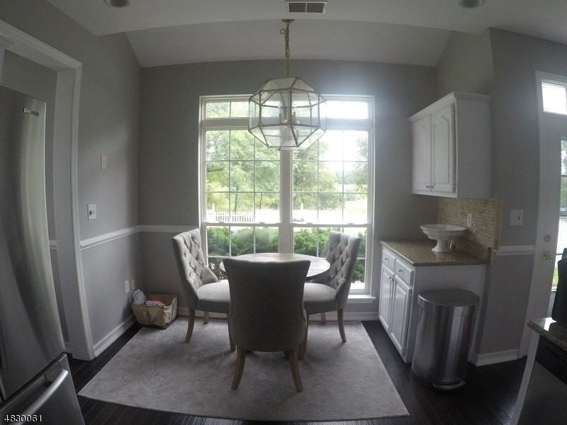 24 Cartier Dr - Photo 5 of 16