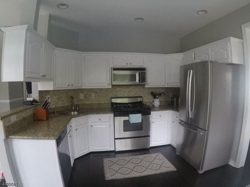 24 Cartier Dr - Photo 7 of 16