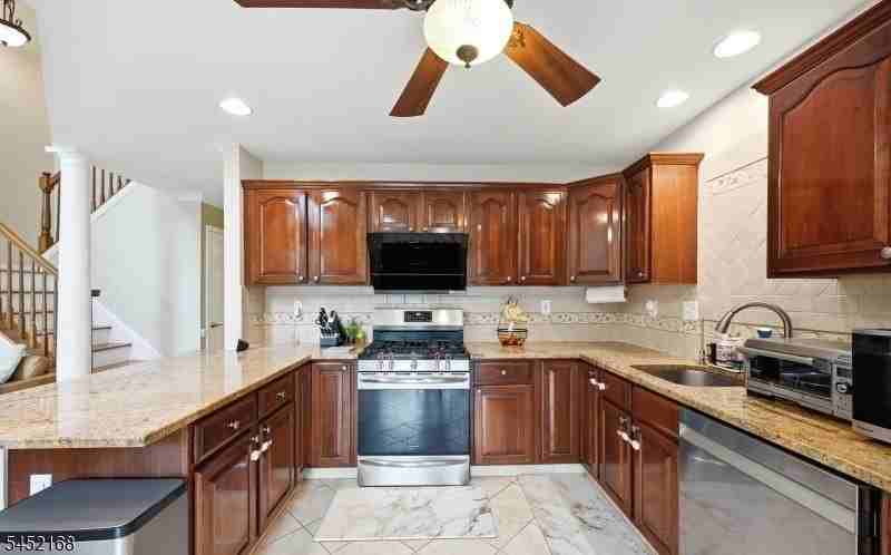 18 Clark Ct - Photo 7 of 21