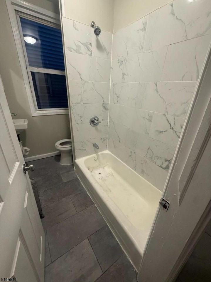 115 Seymour Ave #1 - Photo 3 of 7