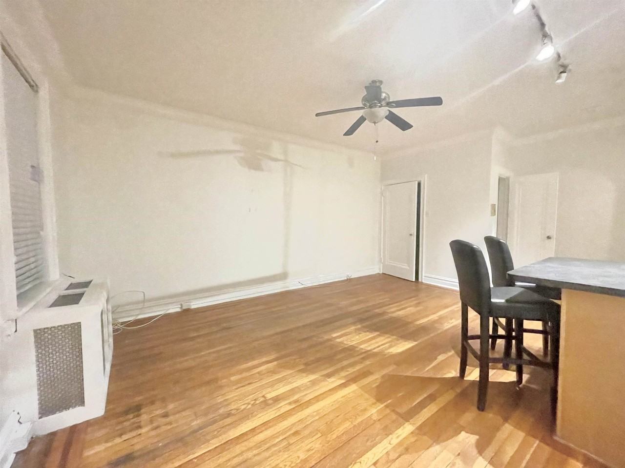 821 Bergen Ave #E16 - Photo 7 of 12