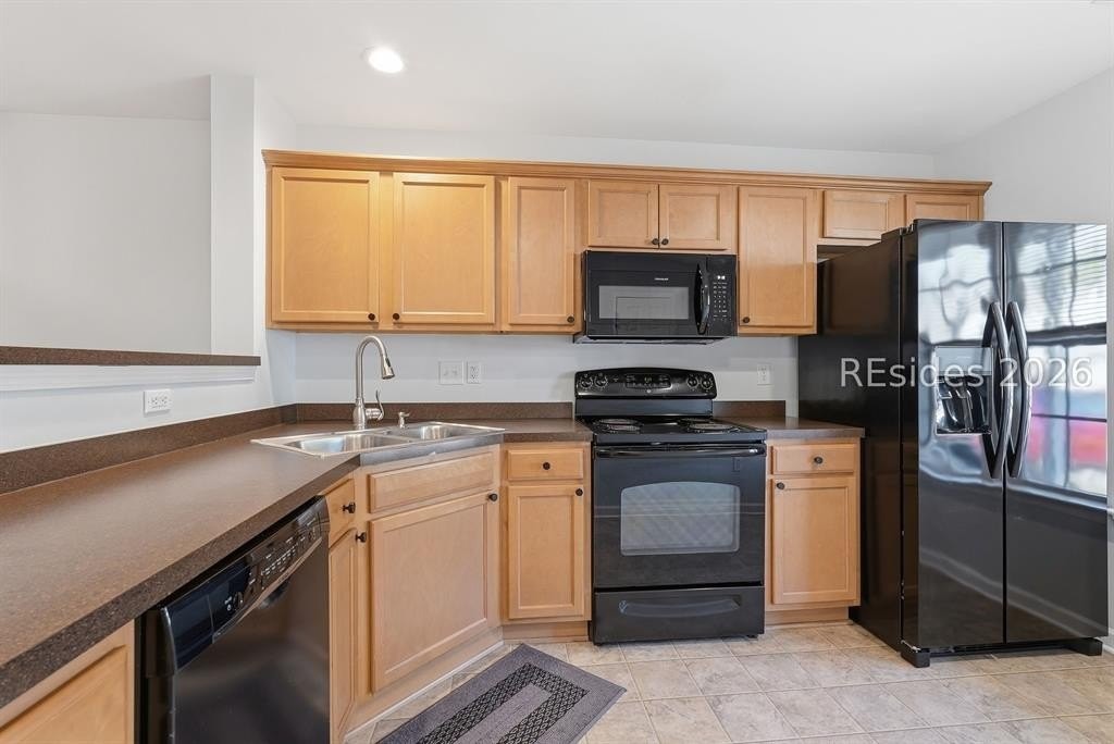 546 Candida Dr - Photo 3 of 14