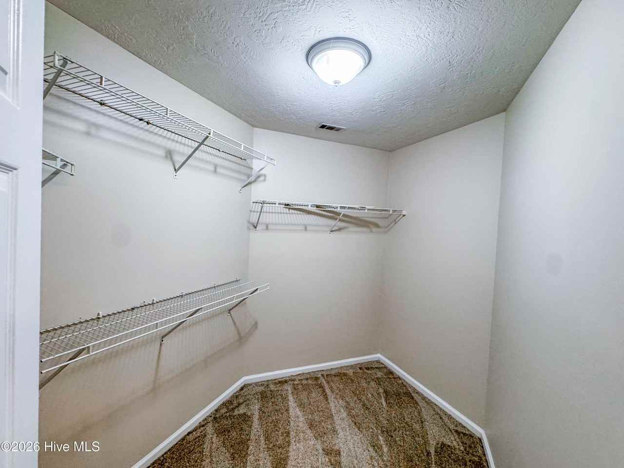 2928 Arrowwood Cir - Photo 4 of 17