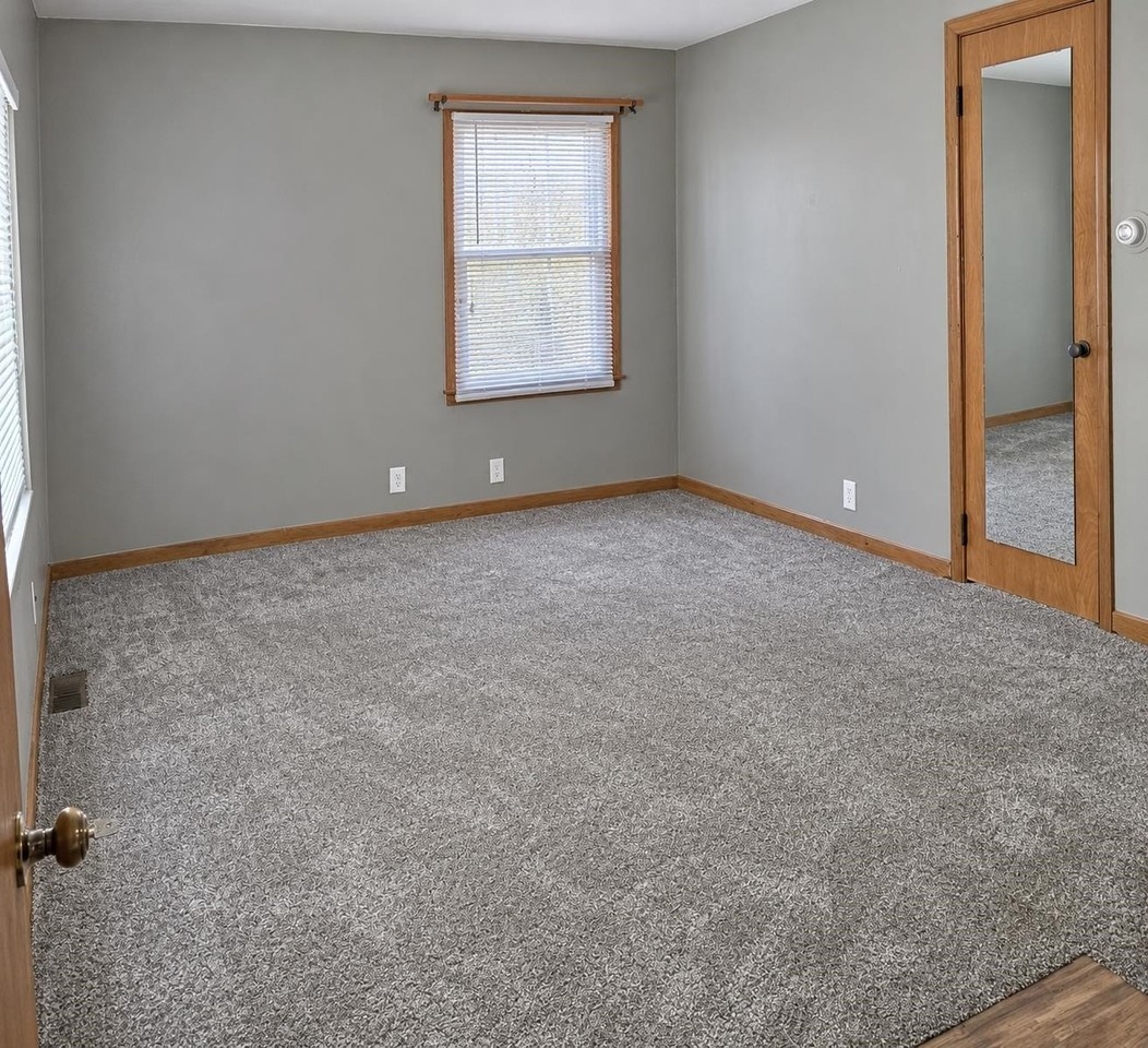 1517 Central Ave #1 - Photo 2 of 4