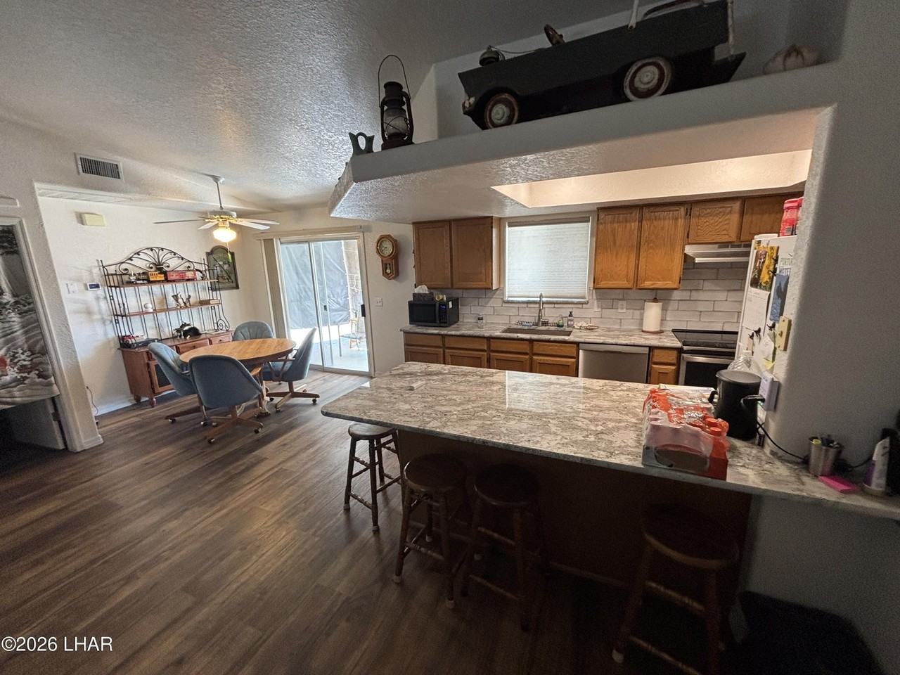 3010 Gatewood Dr - Photo 5 of 21