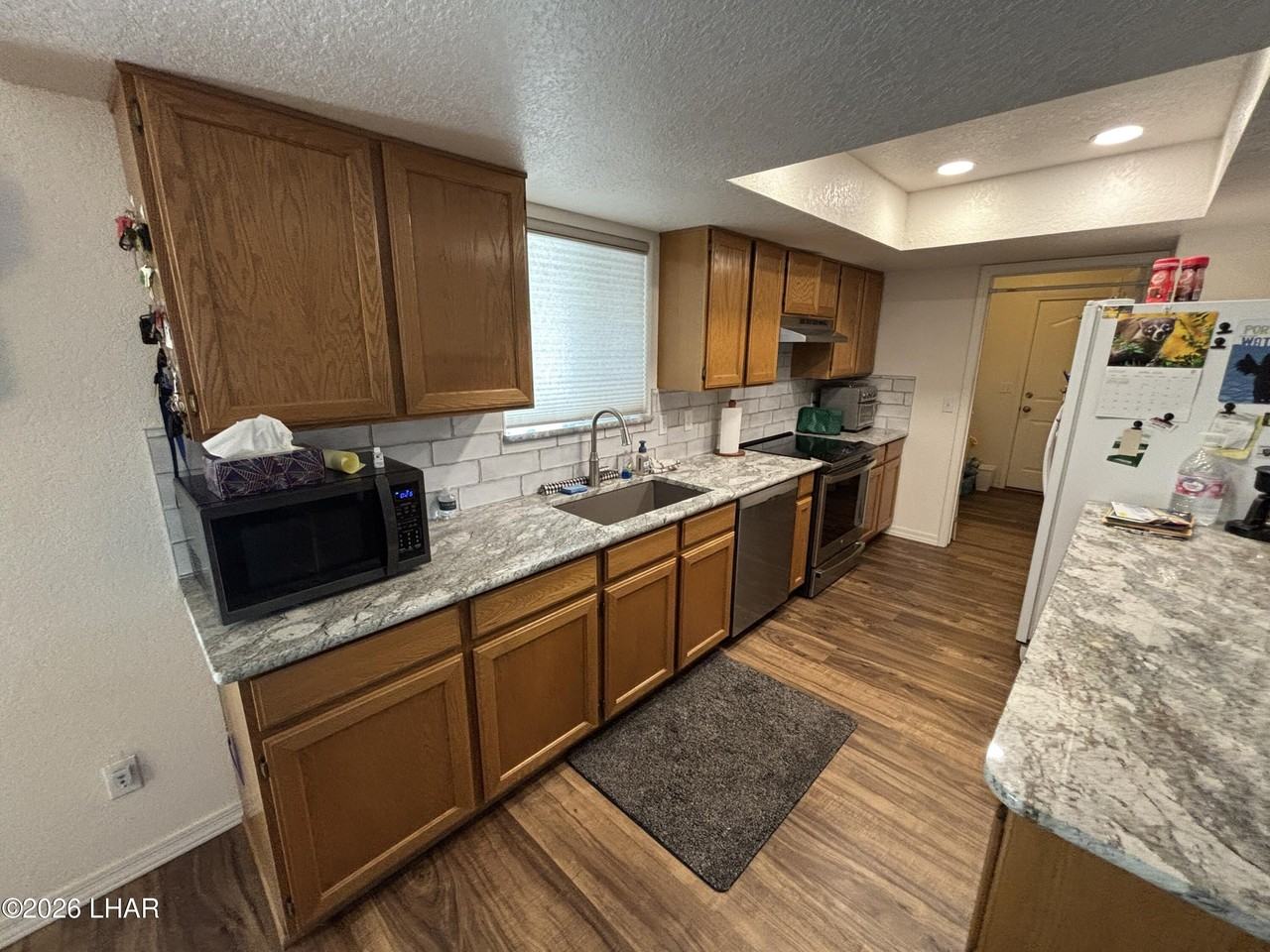 3010 Gatewood Dr - Photo 7 of 21