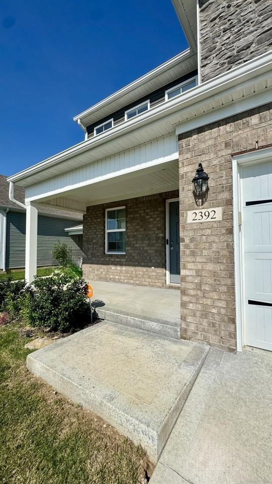 2392A Huntly Pl - Photo 5 of 35