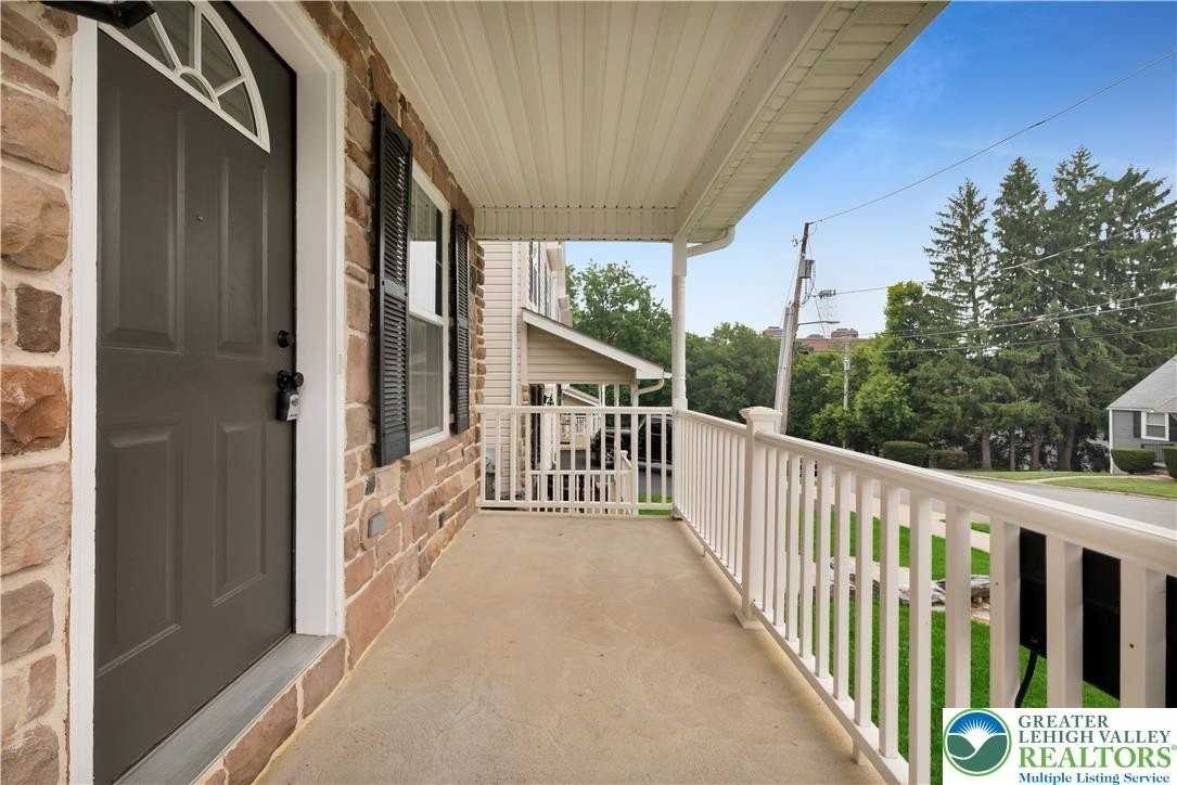 835 16th Ave - Photo 3 of 33