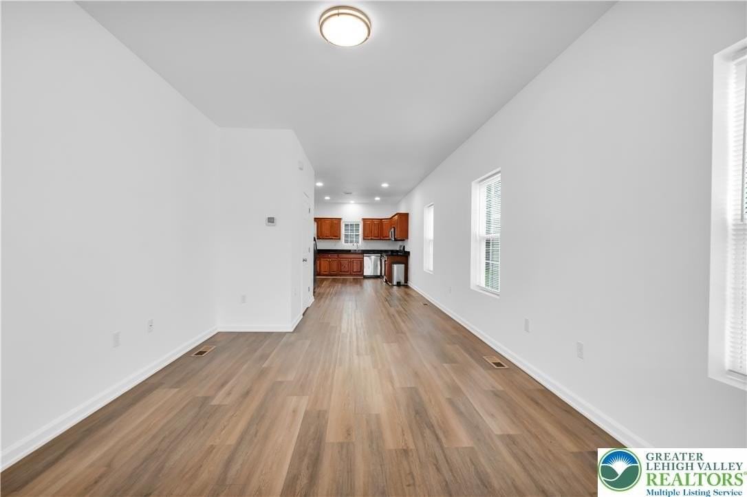 835 16th Ave - Photo 6 of 33