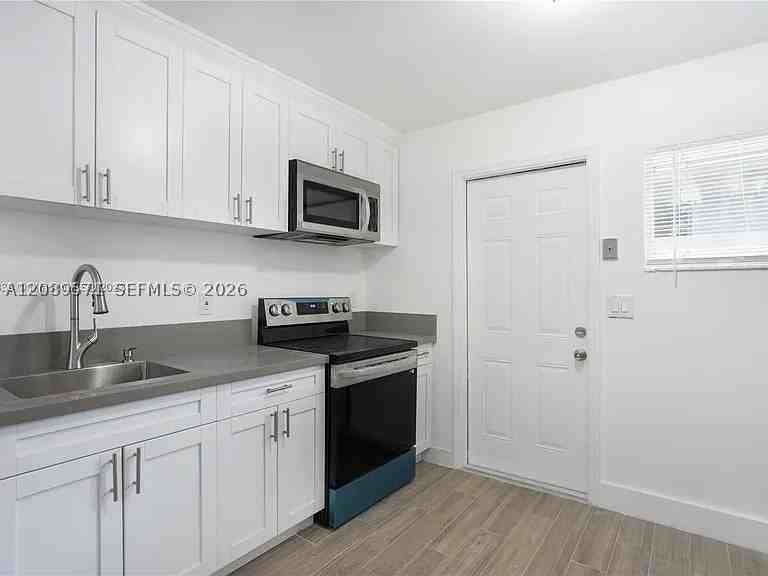 1818 Sherman St #2 - Photo 2 of 7