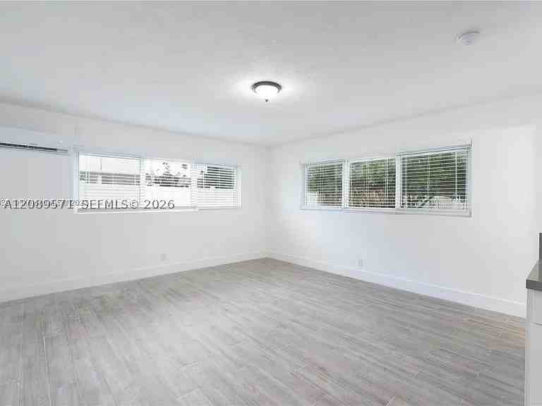 1818 Sherman St #2 - Photo 3 of 7