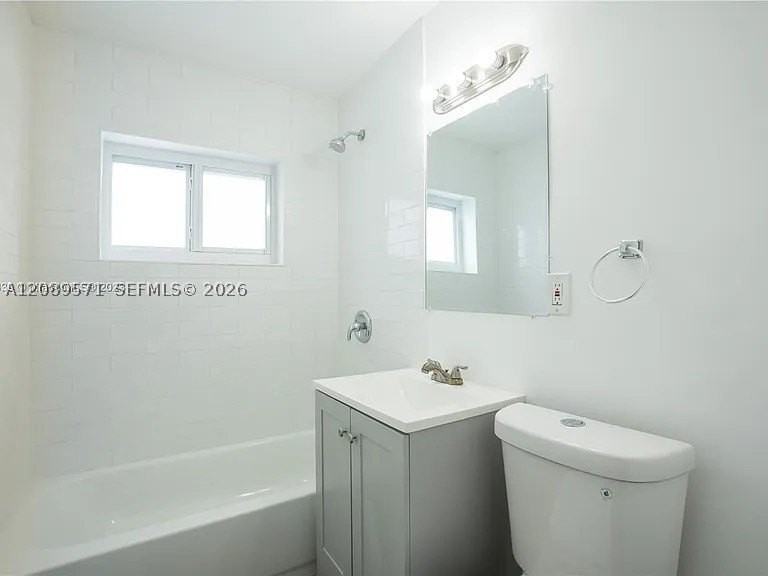 1818 Sherman St #2 - Photo 6 of 7