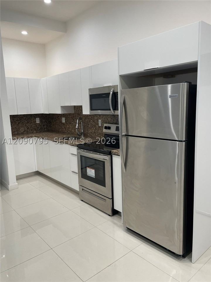2300 Nw 7th St #104 - Photo 2 of 12