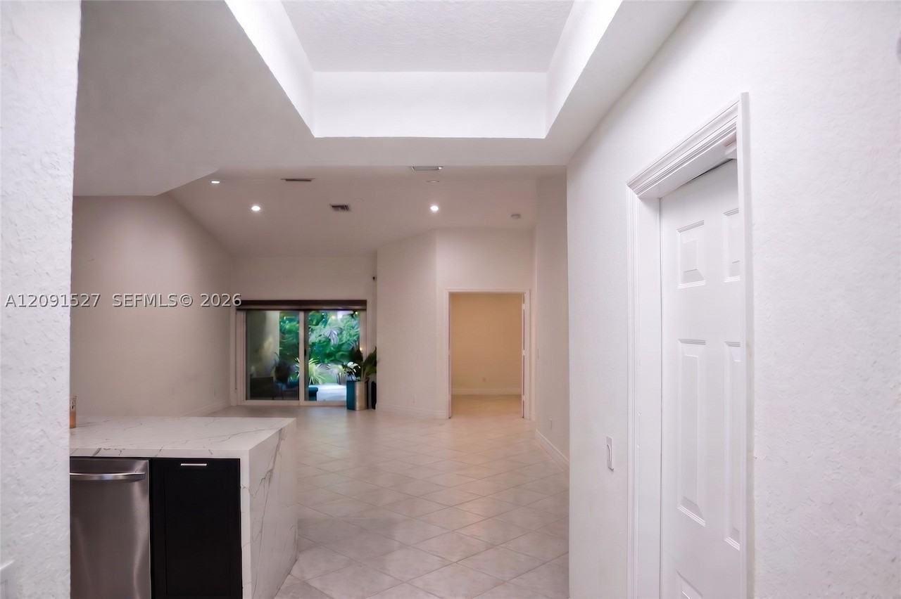 1575 Zenith Way #1575 - Photo 2 of 12