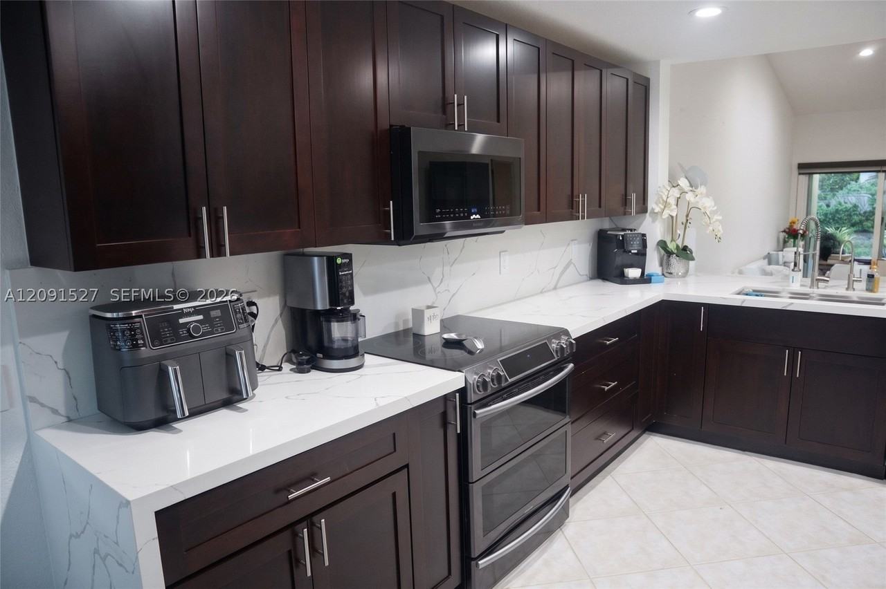 1575 Zenith Way #1575 - Photo 5 of 12