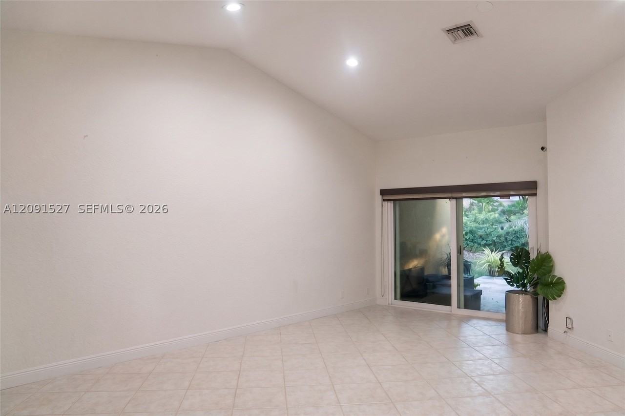 1575 Zenith Way #1575 - Photo 6 of 12