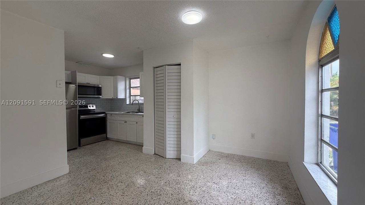 3216 Sw 25th Ter #3216 - Photo 5 of 12
